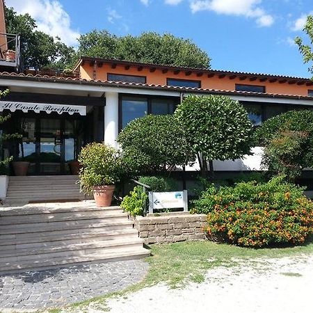 Hotel Il Casale Trevignano Romano Esterno foto